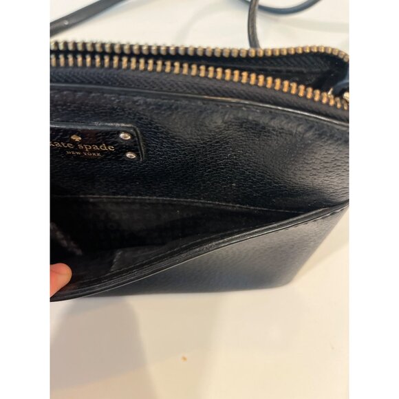 Kate Spade Black Leather Crossbody Purse With Adjustable Strap & Gold Zipper Acc - Picture 4 of 8